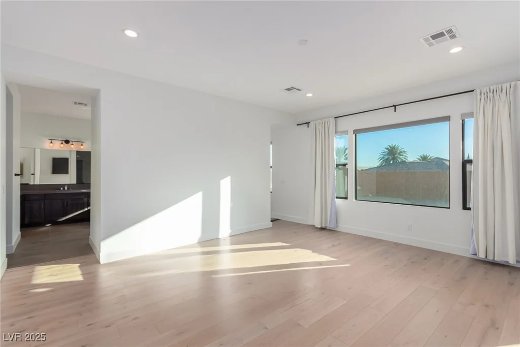 5725 El Royale, Las Vegas, NV 89149