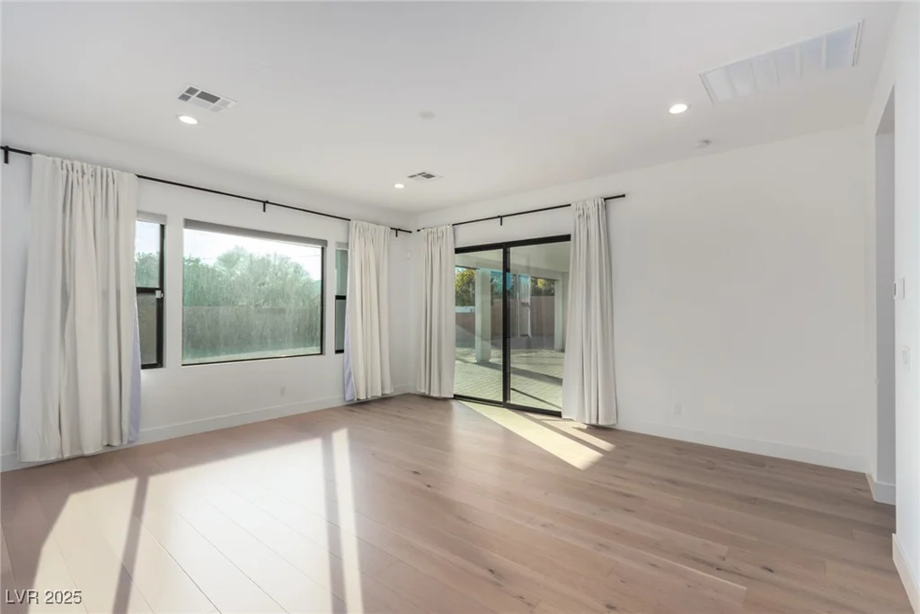 5725 El Royale, Las Vegas, NV 89149