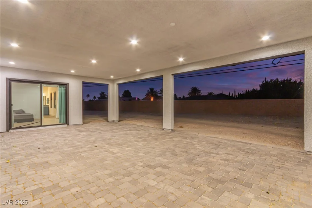5725 El Royale, Las Vegas, NV 89149