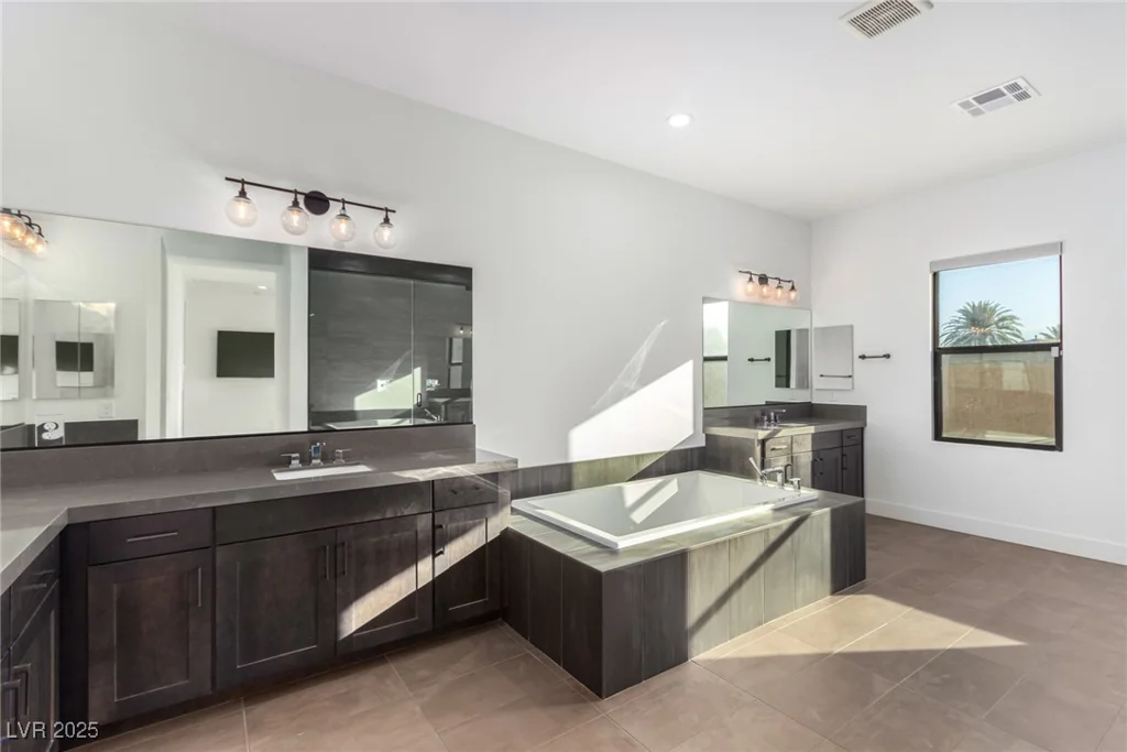5725 El Royale, Las Vegas, NV 89149