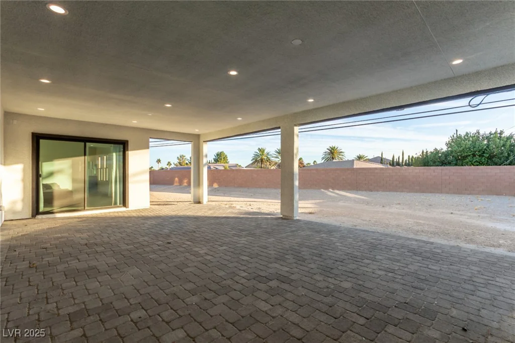 5725 El Royale, Las Vegas, NV 89149
