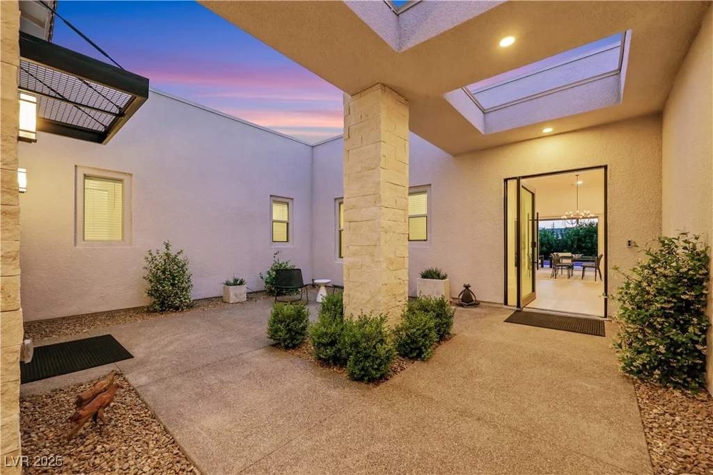 11895 SKYLINE ARCH, Las Vegas, NV 89138