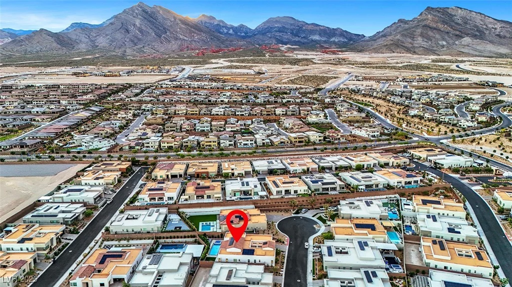 11895 SKYLINE ARCH, Las Vegas, NV 89138