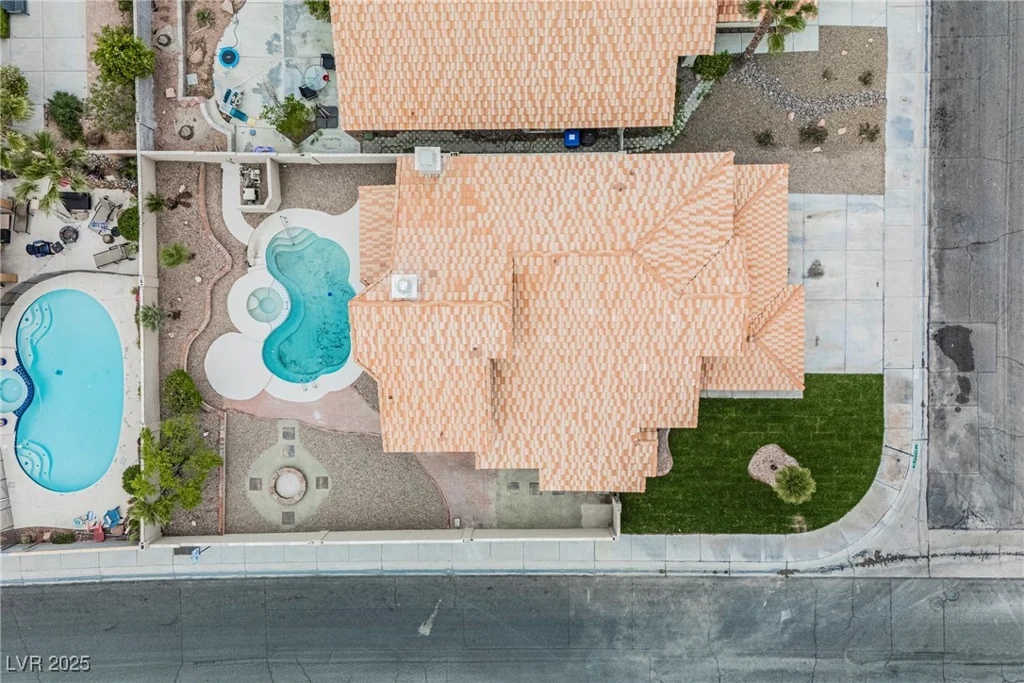 8401 Airmont, Las Vegas, NV 89128