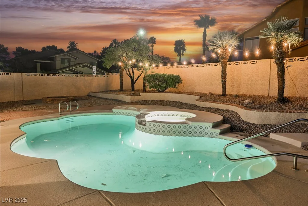 8401 Airmont, Las Vegas, NV 89128