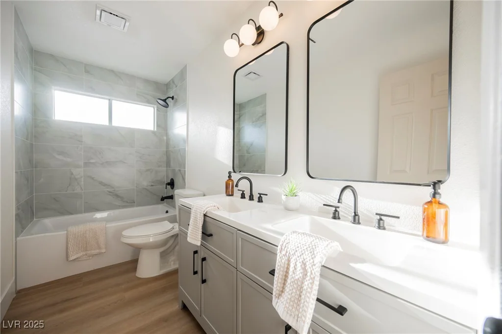 8401 Airmont, Las Vegas, NV 89128