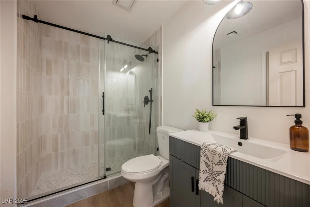 8401 Airmont, Las Vegas, NV 89128