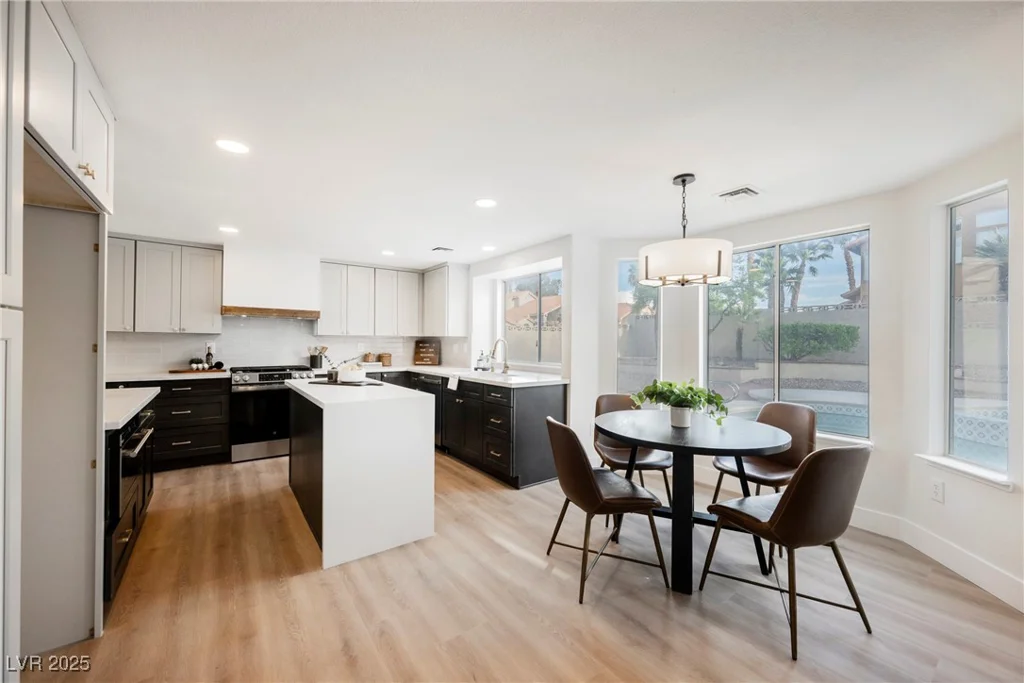 8401 Airmont, Las Vegas, NV 89128