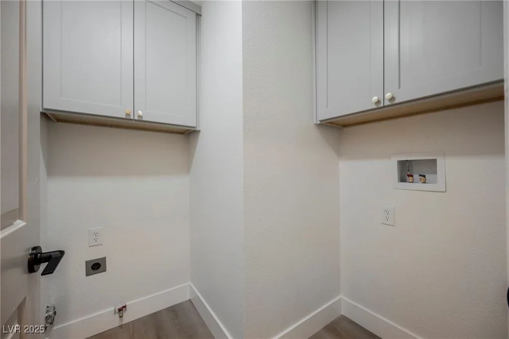 8401 Airmont, Las Vegas, NV 89128