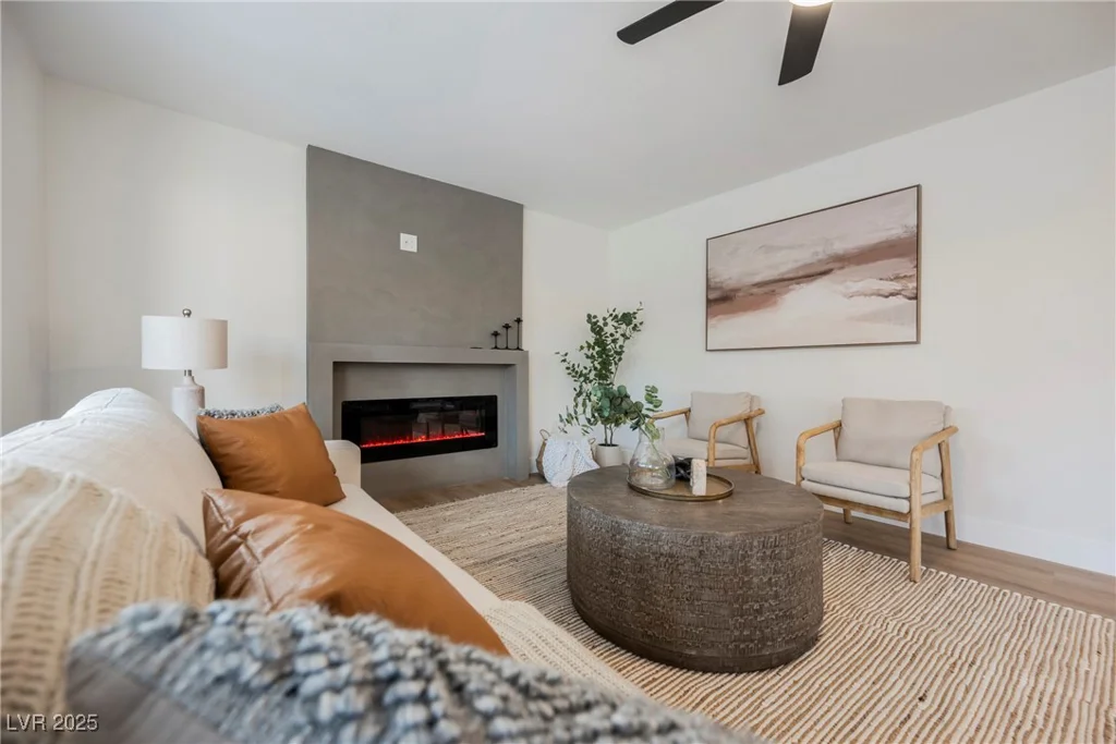 8401 Airmont, Las Vegas, NV 89128