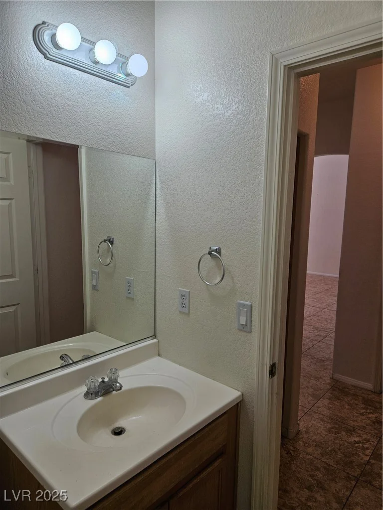 7849 Blue Brook, Las Vegas, NV 89147