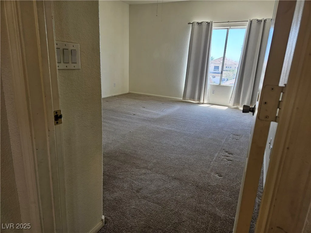 7849 Blue Brook, Las Vegas, NV 89147
