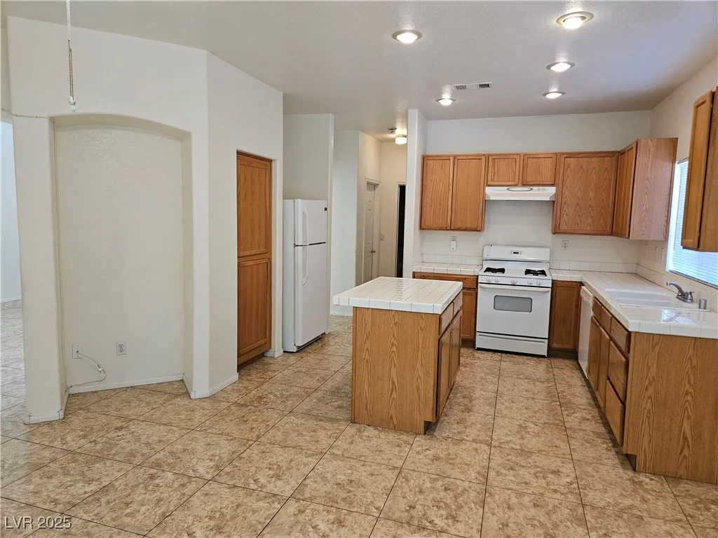 7849 Blue Brook, Las Vegas, NV 89147