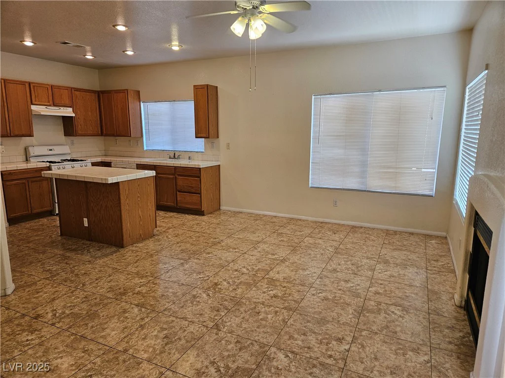 7849 Blue Brook, Las Vegas, NV 89147