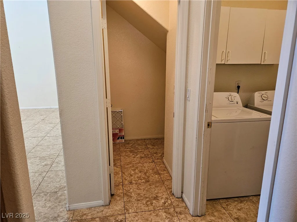 7849 Blue Brook, Las Vegas, NV 89147