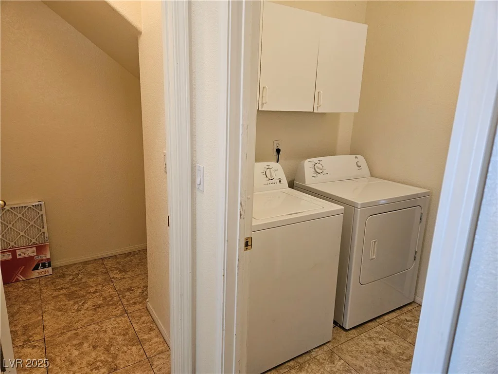7849 Blue Brook, Las Vegas, NV 89147