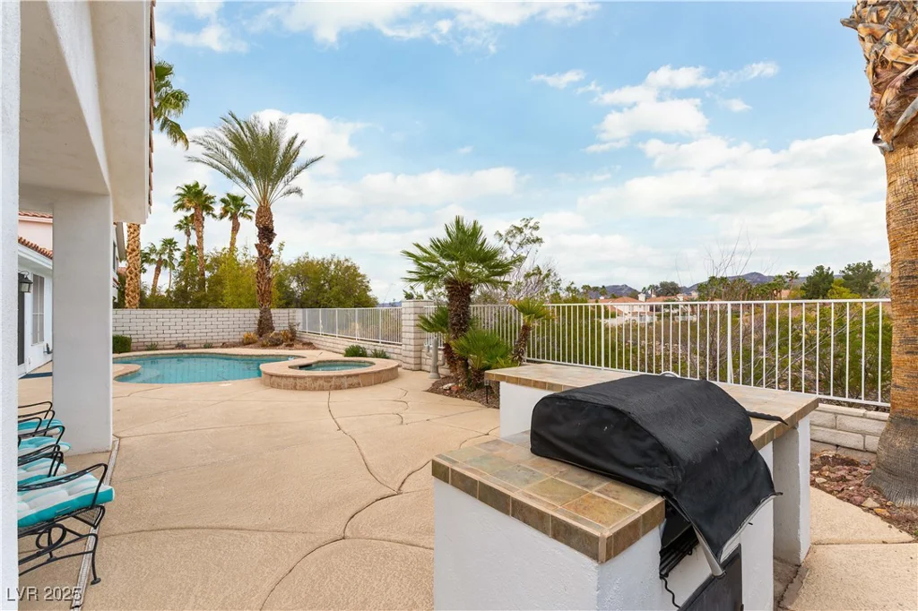 1933 Davina, Henderson, NV 89074