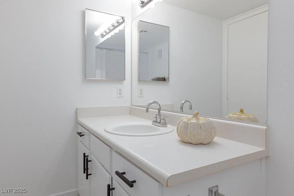2300 Silverado Ranch, Las Vegas, NV 89183
