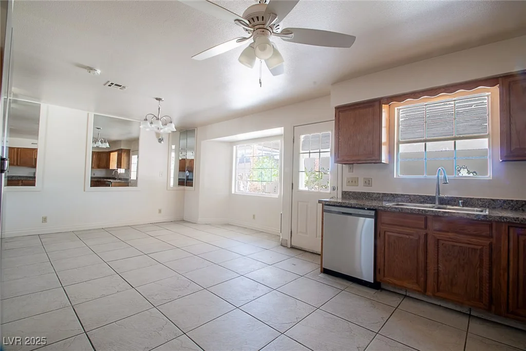 5170 Pearl, Las Vegas, NV 89120