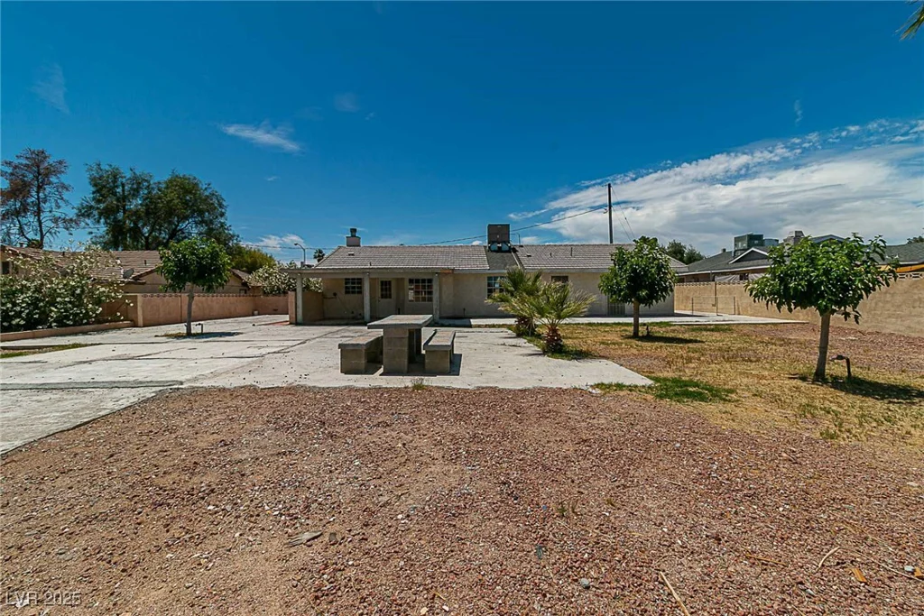 5170 Pearl, Las Vegas, NV 89120