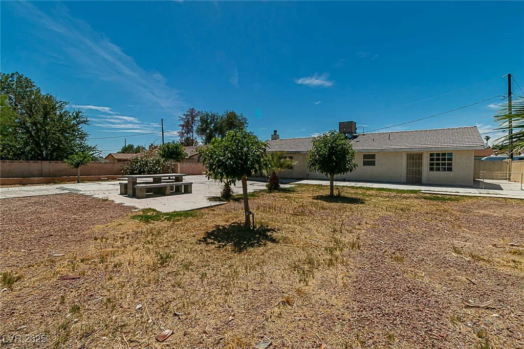 5170 Pearl, Las Vegas, NV 89120