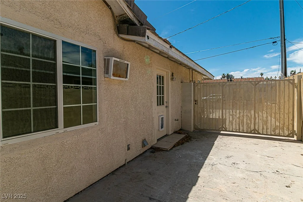 5170 Pearl, Las Vegas, NV 89120