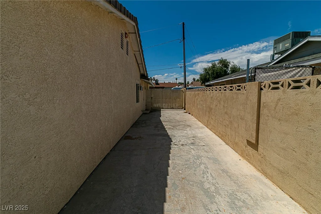 5170 Pearl, Las Vegas, NV 89120