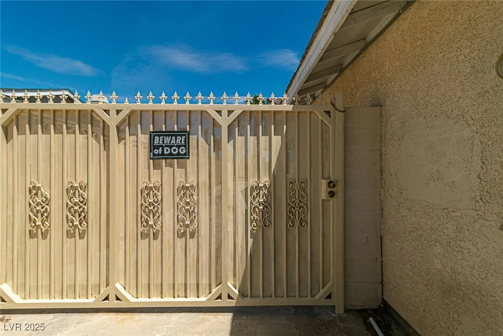 5170 Pearl, Las Vegas, NV 89120
