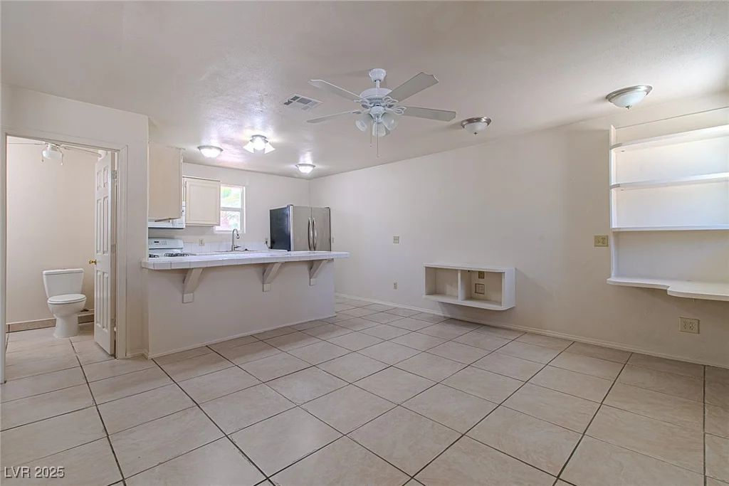 5170 Pearl, Las Vegas, NV 89120