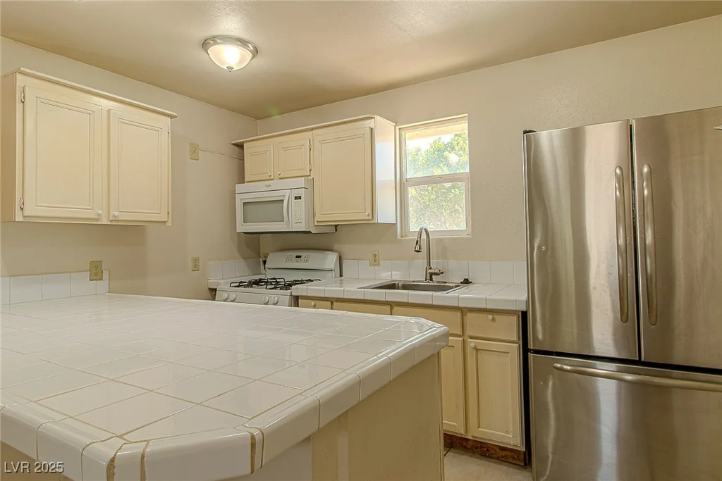 5170 Pearl, Las Vegas, NV 89120