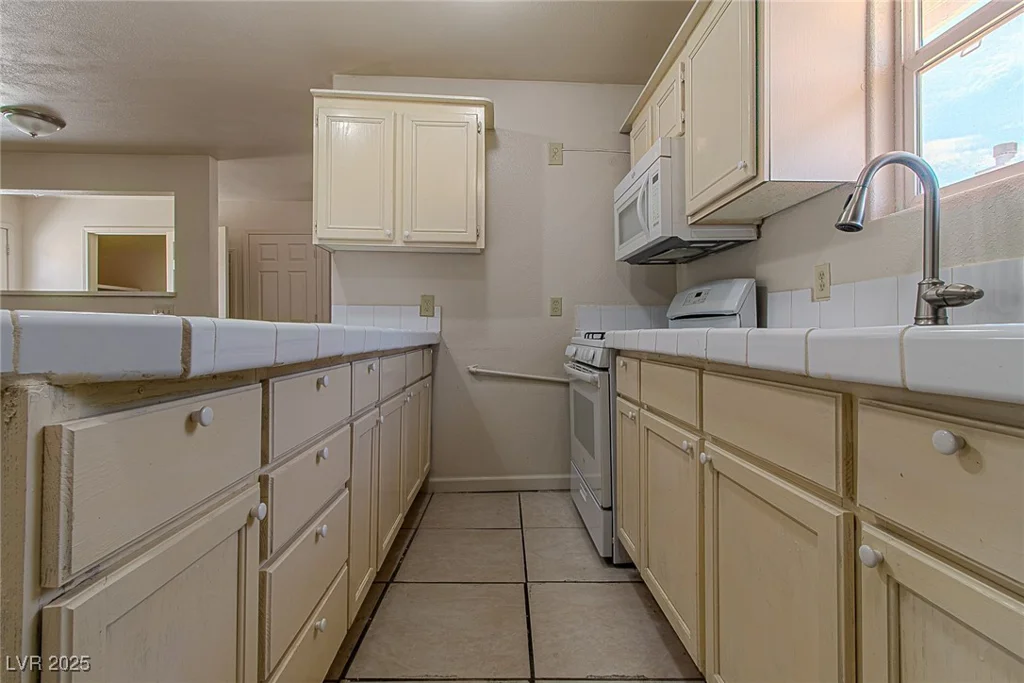 5170 Pearl, Las Vegas, NV 89120