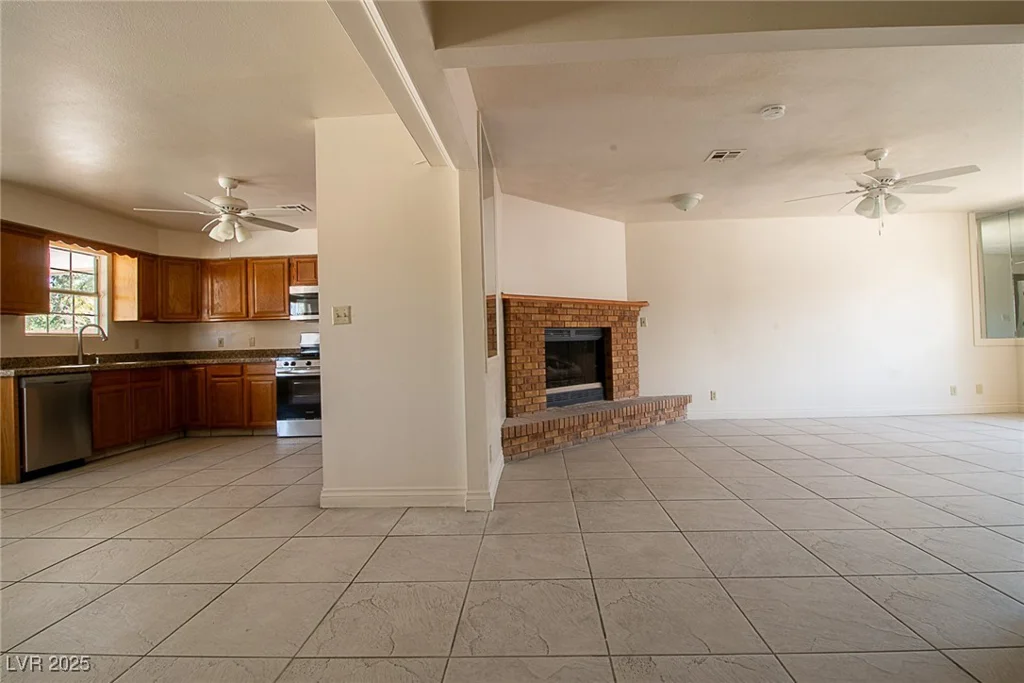 5170 Pearl, Las Vegas, NV 89120