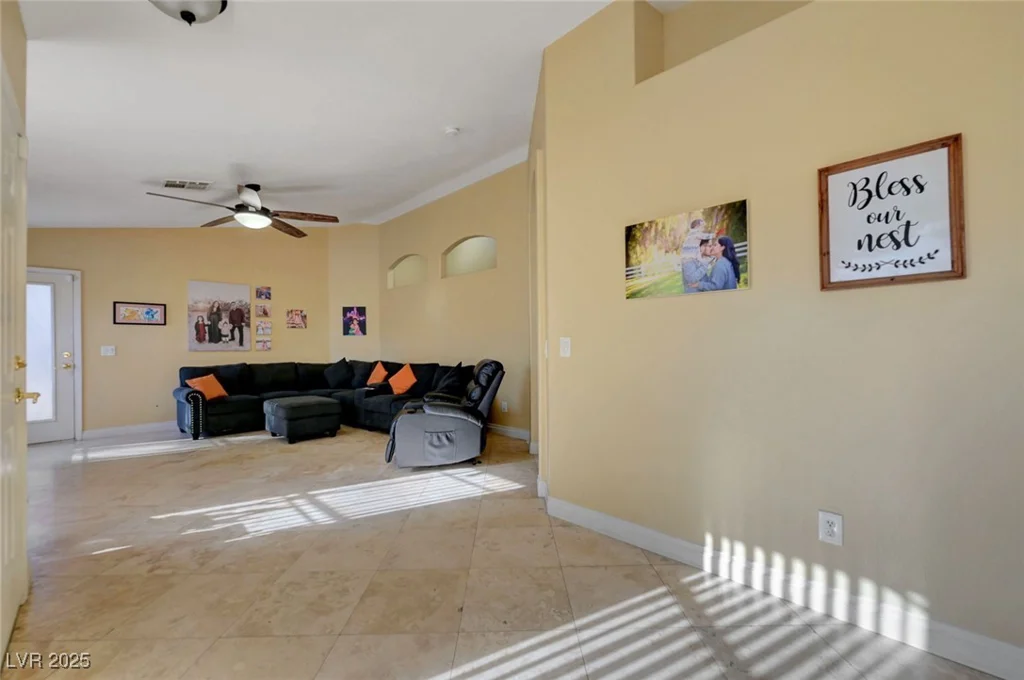 9398 Sailing Water, Las Vegas, NV 89147