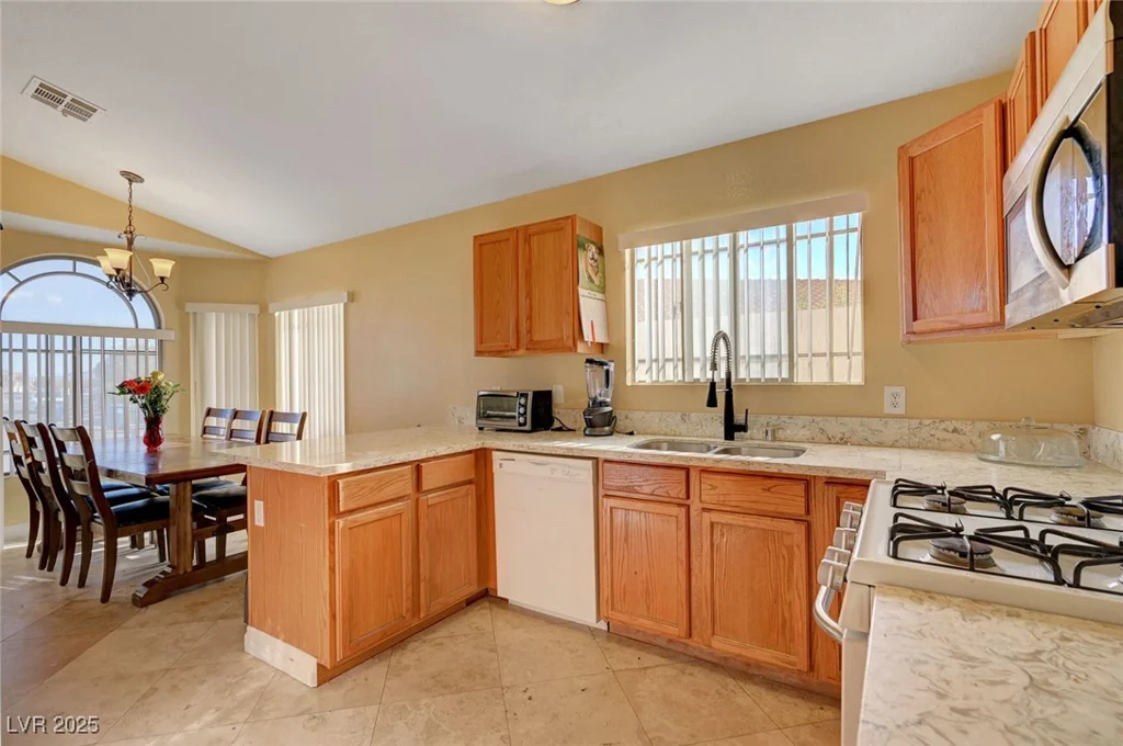 9398 Sailing Water, Las Vegas, NV 89147