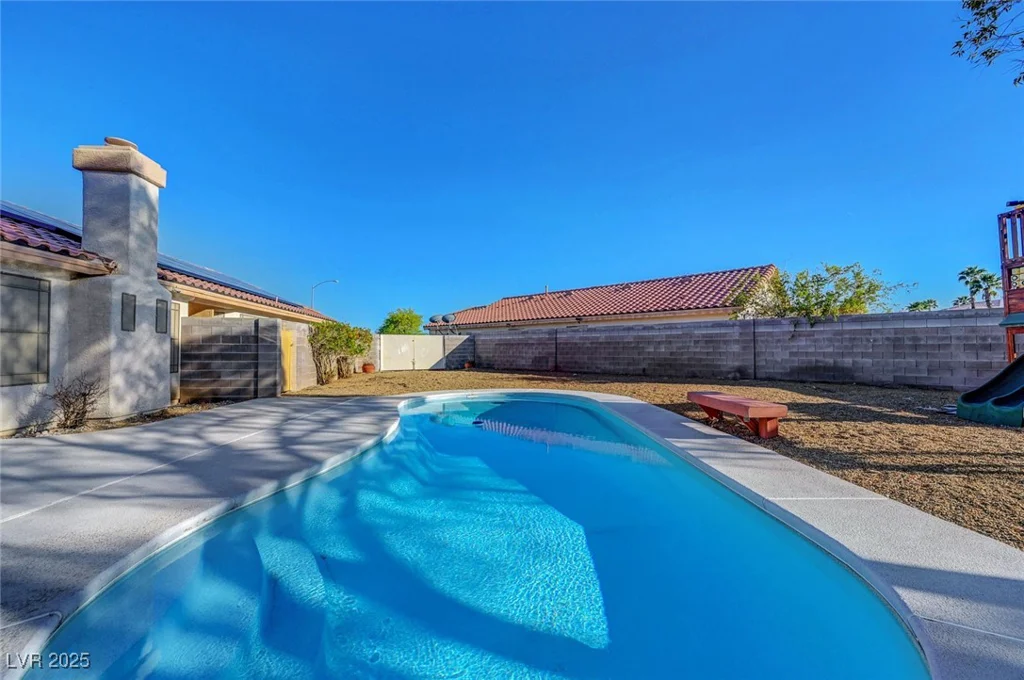 9398 Sailing Water, Las Vegas, NV 89147