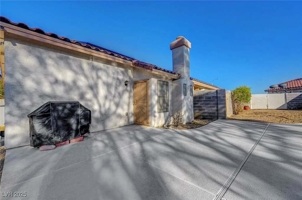 9398 Sailing Water, Las Vegas, NV 89147
