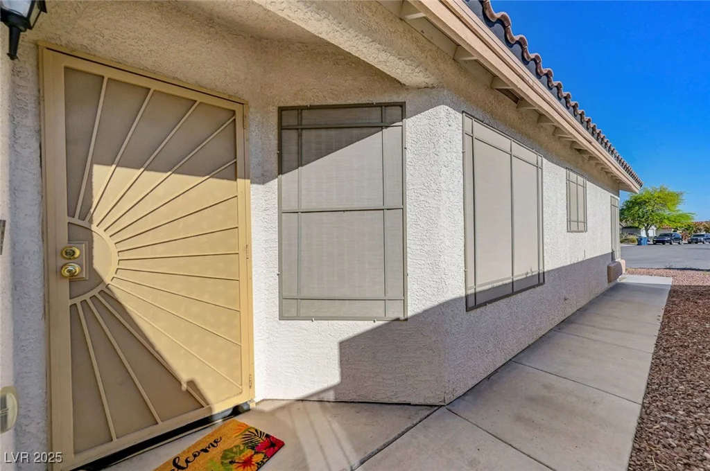 9398 Sailing Water, Las Vegas, NV 89147
