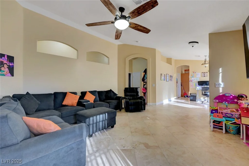 9398 Sailing Water, Las Vegas, NV 89147