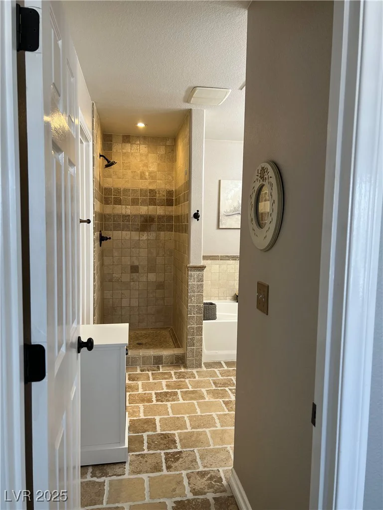 5516 Coyote Falls, Las Vegas, NV 89131