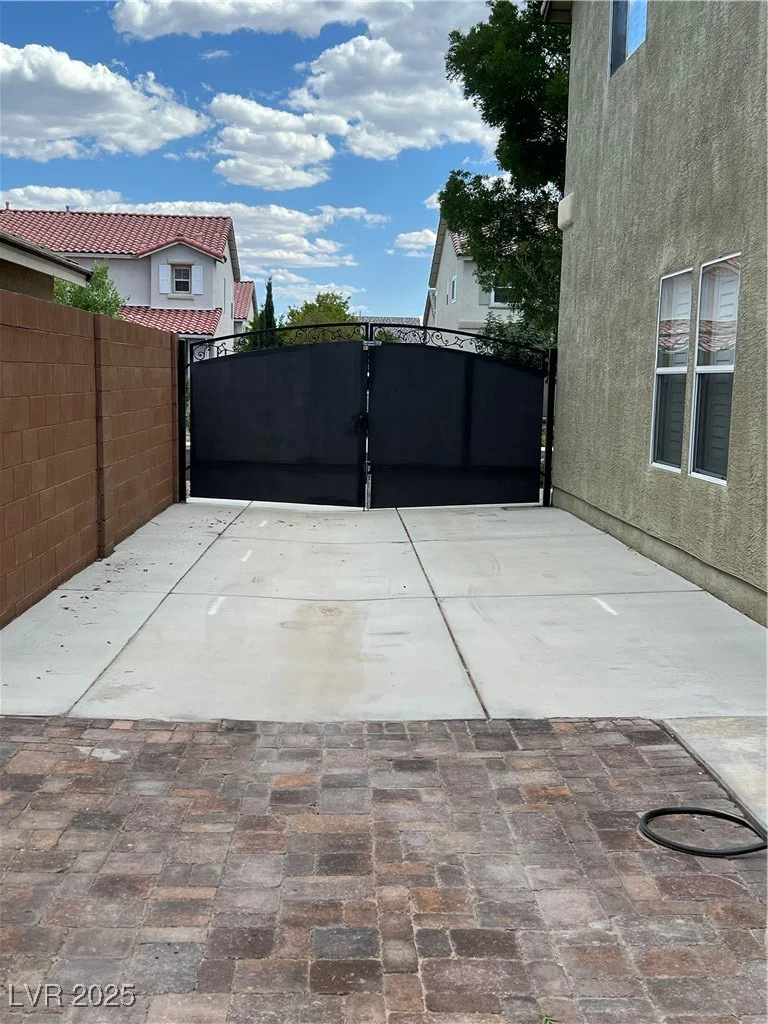 5516 Coyote Falls, Las Vegas, NV 89131