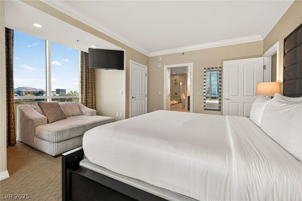 125 Harmon, Las Vegas, NV 89109