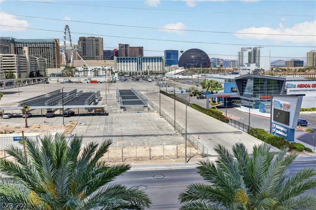 125 Harmon, Las Vegas, NV 89109