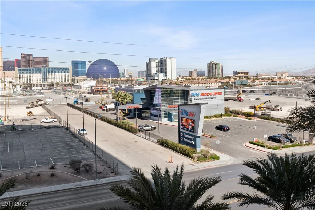 125 Harmon, Las Vegas, NV 89109