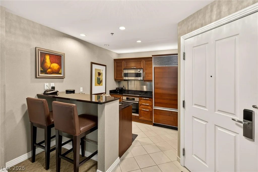 125 Harmon, Las Vegas, NV 89109