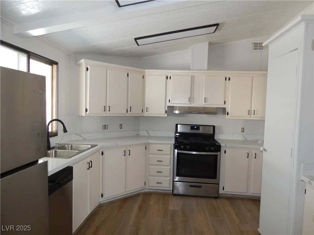3365 Isle Royale, Las Vegas, NV 89122