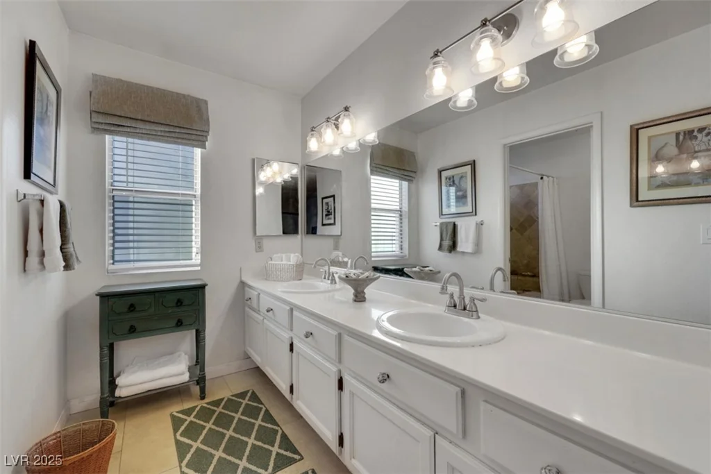 8388 Brad Oaks, Las Vegas, NV 89123