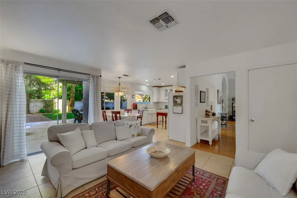 8388 Brad Oaks, Las Vegas, NV 89123