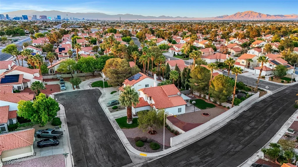 8388 Brad Oaks, Las Vegas, NV 89123