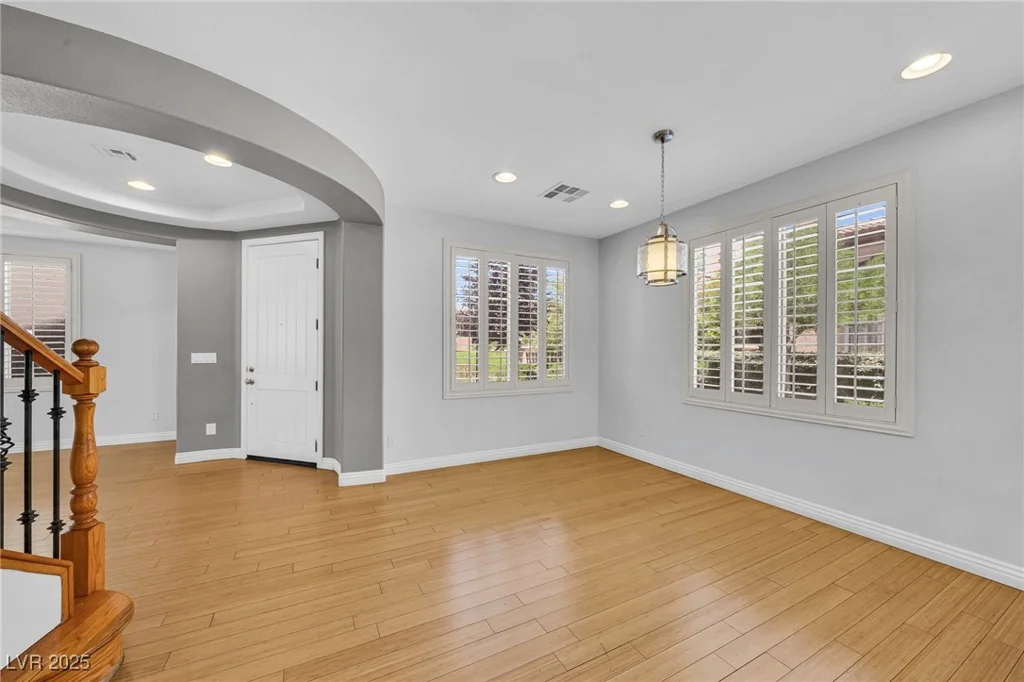 2432 Granada Bluff, Las Vegas, NV 89135