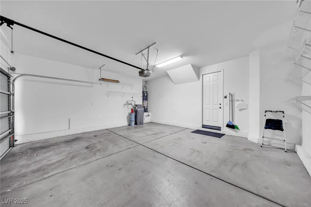 2432 Granada Bluff, Las Vegas, NV 89135